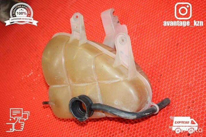 Бачок антифриза Jeep Grand Cherokee WK2 3.0D 2010