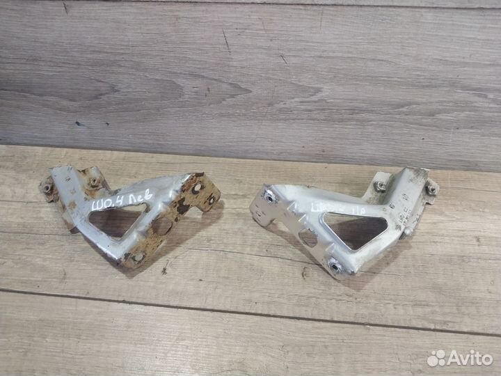 Кронштейн крепления крыла Skoda Octavia Tour A4