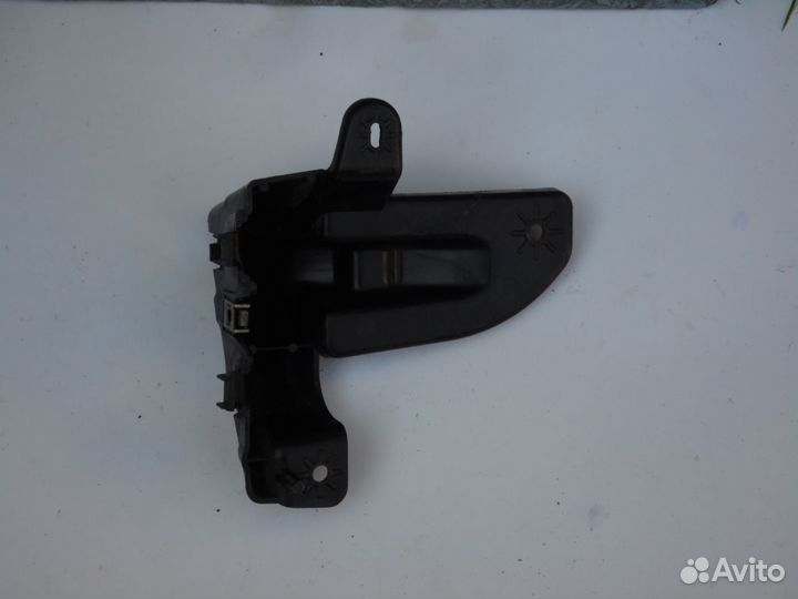 Кронштейн заднего бамера правый Пежо 308 SW