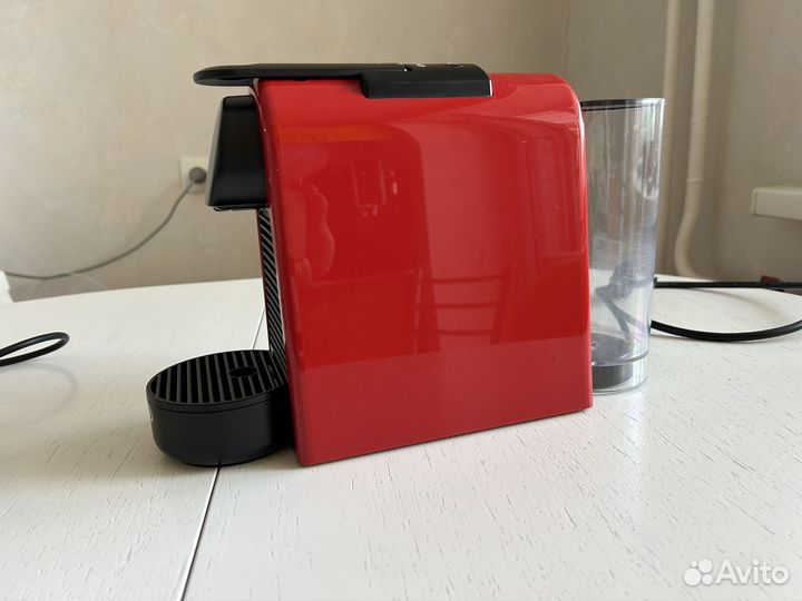 Капсульная кофемашина delonghi