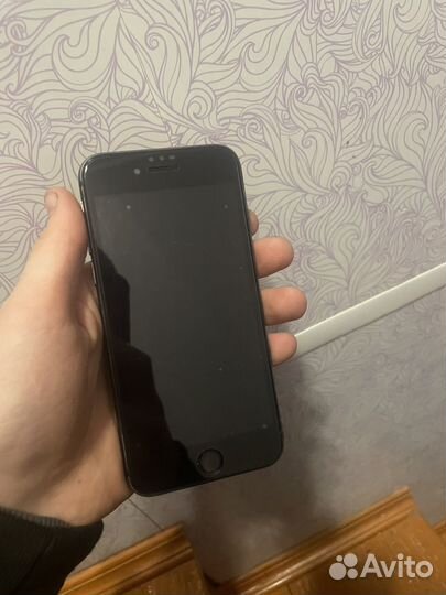 iPhone 8, 64 ГБ