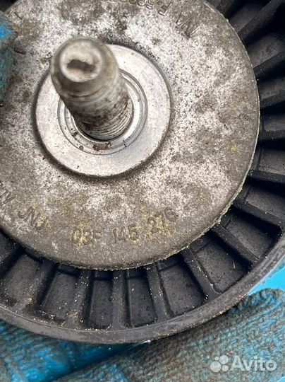 Ролик натяжителя ремня 03F145276
