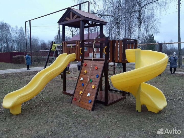 Детская площадка с двумя антивандальными горками