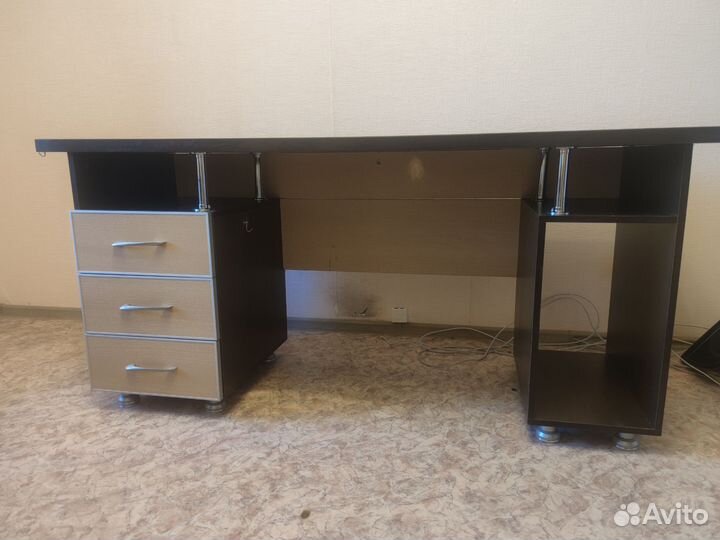 Компьютерный стол (ясень/венге)