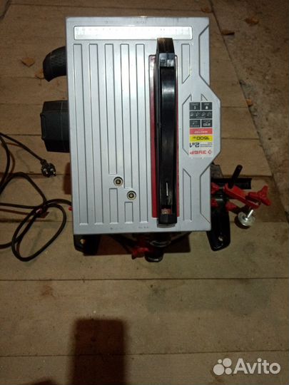 Торцовочная комбинированная пила зубр ЗПТК-210-150