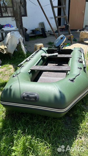 Лодка с мотором