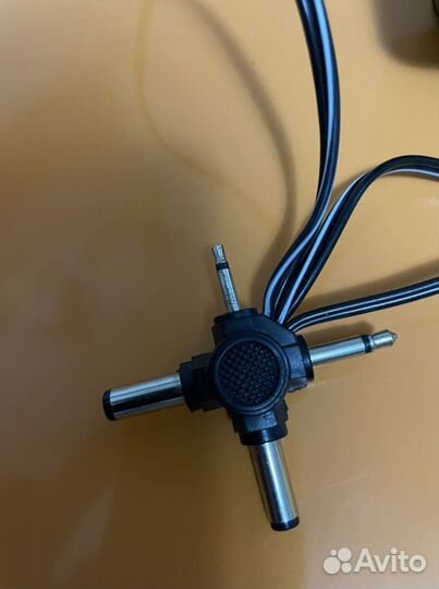 Универсальная зарядка для телефона батареек