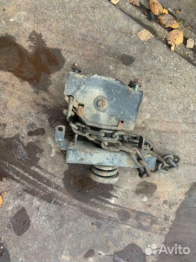 Кронштейн запасного колеса toyota lend cruser 200