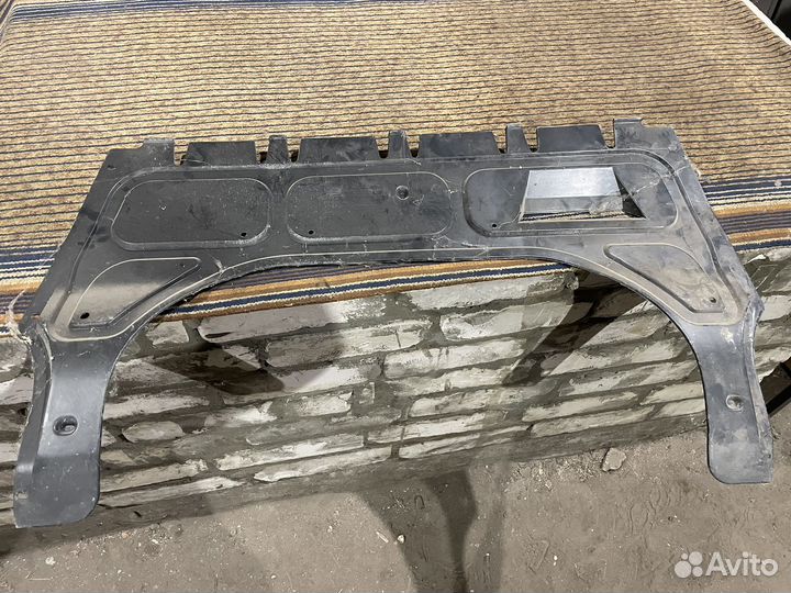 Пыльник двигателя шкода фабия 2