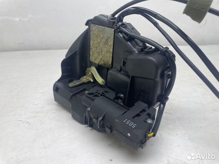 Замок двери задний правый Mercedes-Benz E W211 5.5