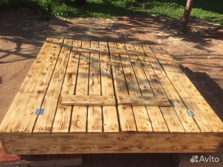 Песочница с крышкой