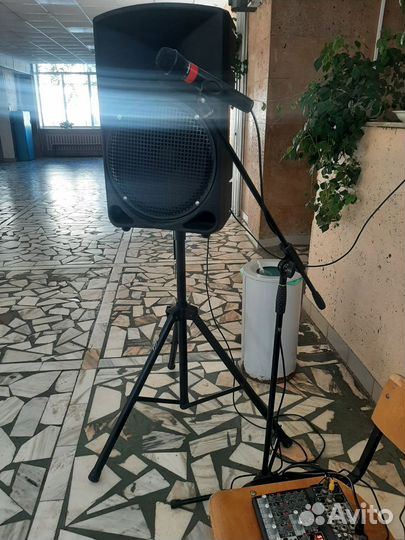 Активная колонка Tapco TH-15A с микшером и микр