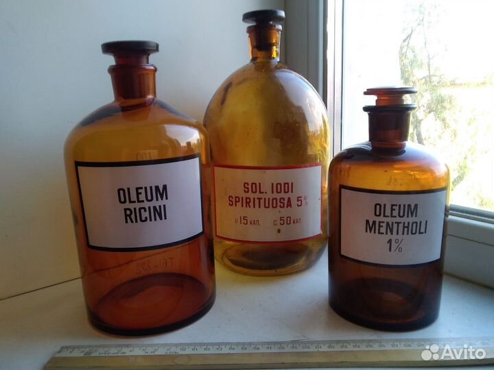 Стеклянная бутыль