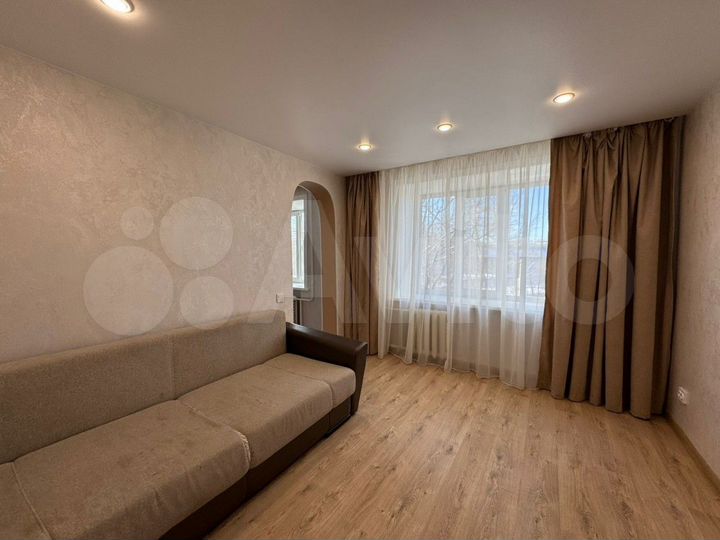 2-к. квартира, 30 м², 3/5 эт.