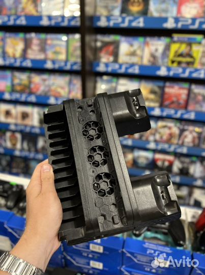 Охлаждающая подставка PlayStation 4 PRo