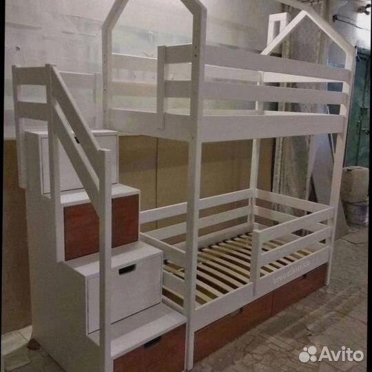 Кровать домик, массив