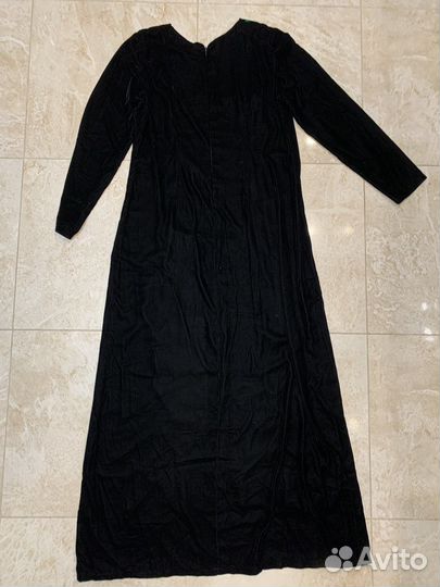 Персидское платье из бархата с вышивкой