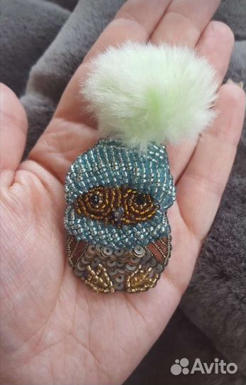 Брошь из бисера ручная работа