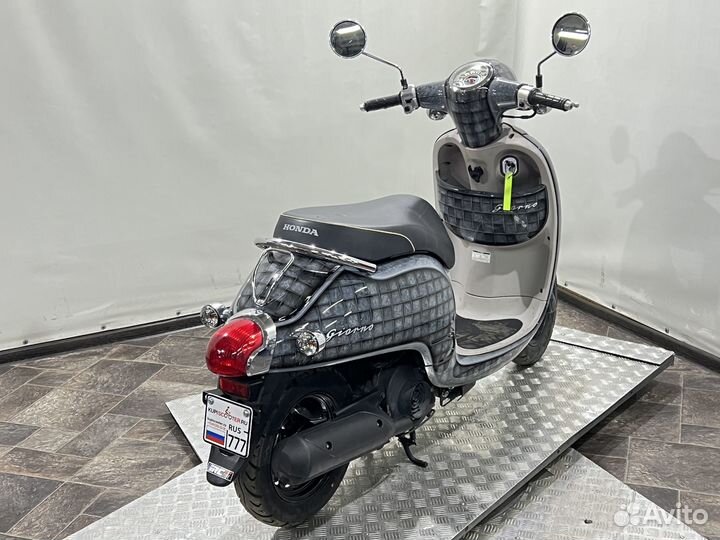 Скутер Honda Giorno