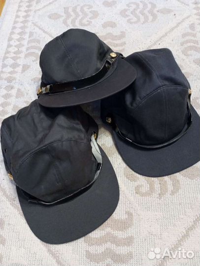 Мужская шапка и кепка