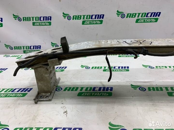 Усилитель бампера передний Toyota Prius ZVW30