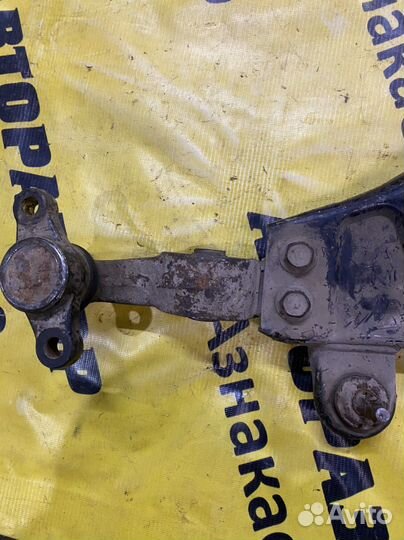 Передний правый рычаг Hyundai Sonata 4