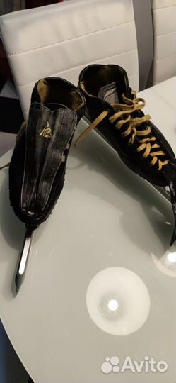 Конькобежные коньки