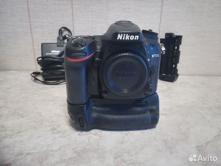 Зеркальный фотоаппарат Nikon d7100
