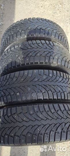 Pirelli Formula Ice 215/65 R16