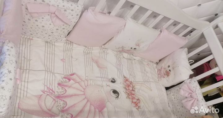 Детская кровать с маятником