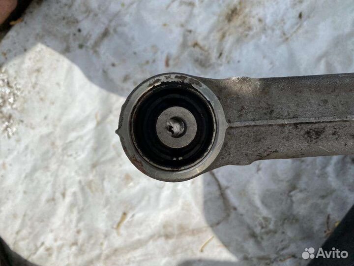 Рычаг задней подвески audi A4 2.0 B8