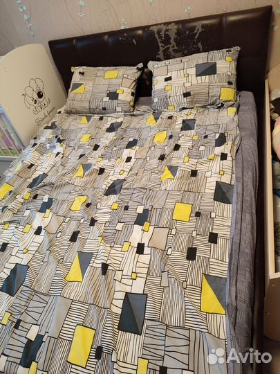 Кровать двухспальная с матрасом бу