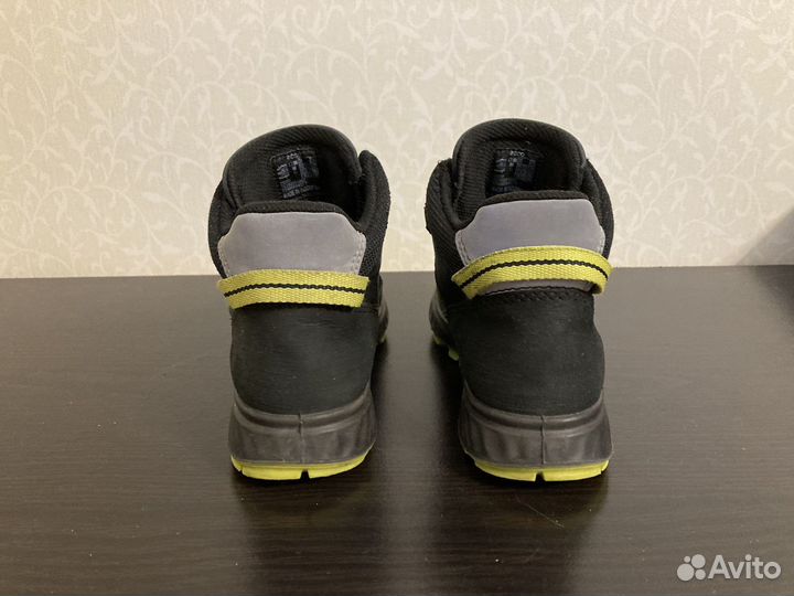 31 Ecco Exostrike Kids кроссовки