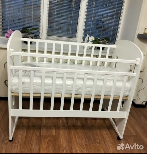 Детская кроватка качалка