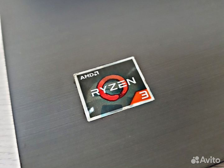 Современный мощный ноутбук Lenovo Ryzen