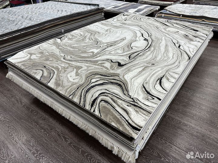 Ковер 2х2.9 новый