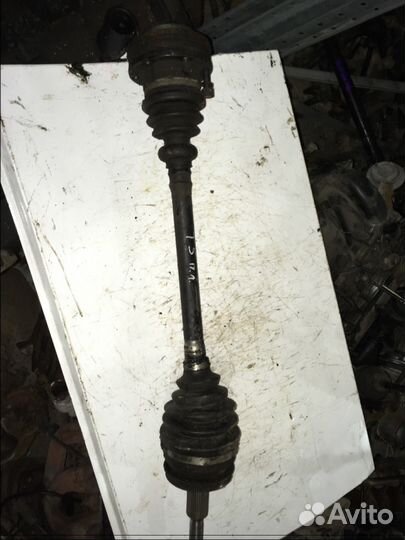 Полуось левая Transporter T5 Транспортёр Т5