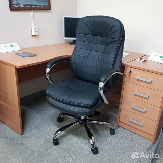 Компьютерное кресло из натуральной кожи