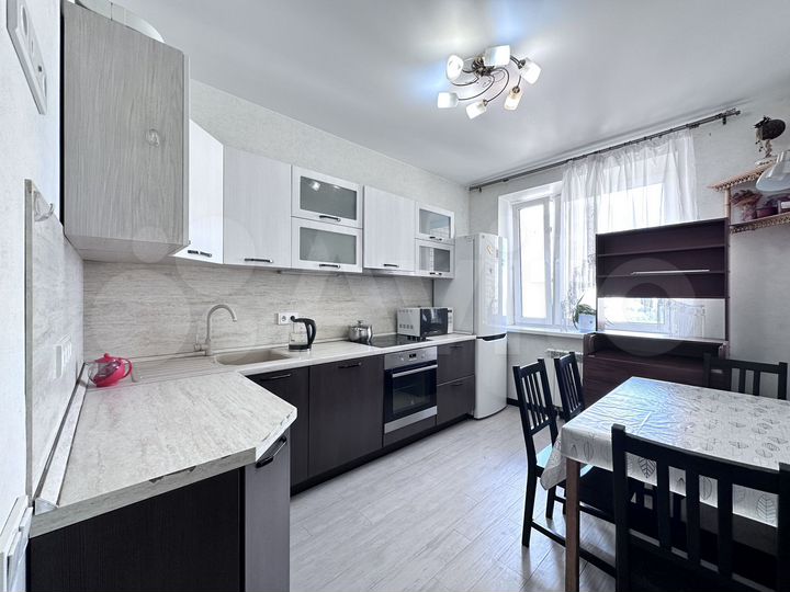 2-к. квартира, 60 м², 17/25 эт.