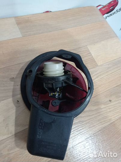 Лючок топливного бака Kia Ceed 2008 695101H000