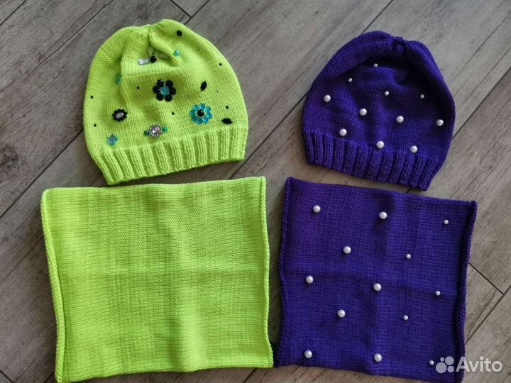 Комплект шапка плюс манишка новый Весна осень