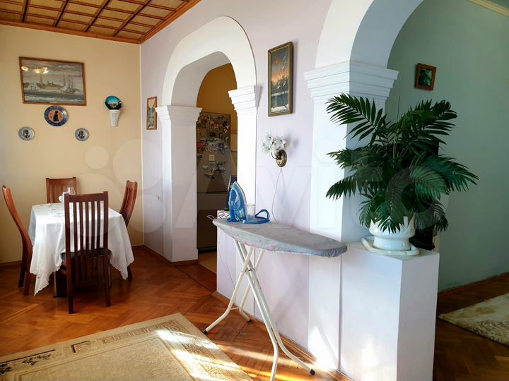 3-к. квартира, 100 м², 4/6 эт.