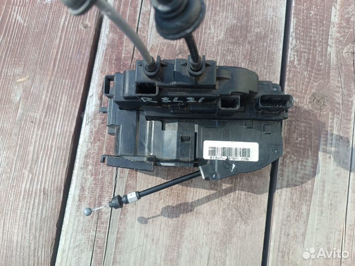 Замок правой двери santa fe 2