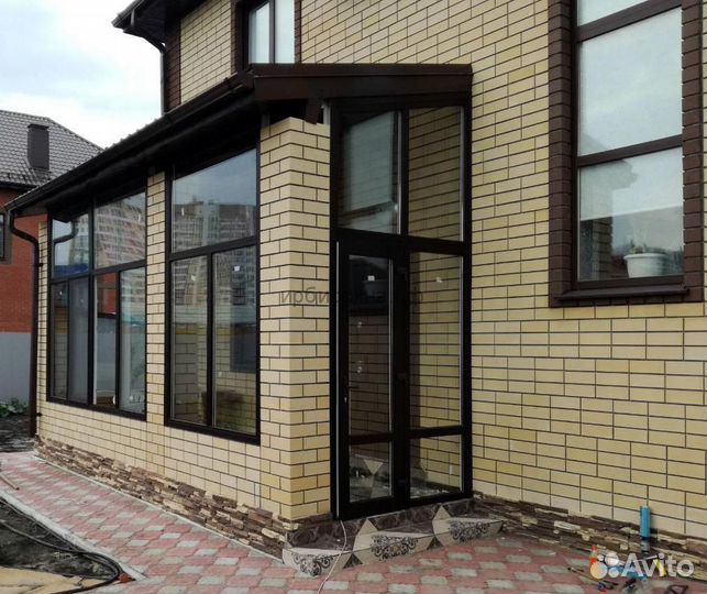 Пластиковые двери