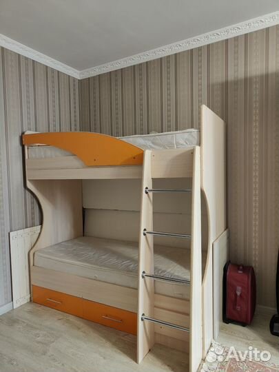 Двухъярусная кровать