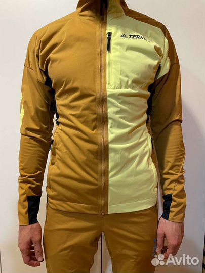 Лыжный разминочный костюм adidas