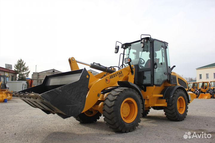 Фронтальный погрузчик Redstar PRO, 2023