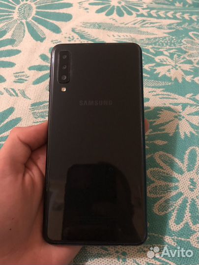 Samsung Galaxy A7 (2018), 4/64 ГБ