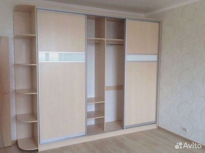 Шкаф