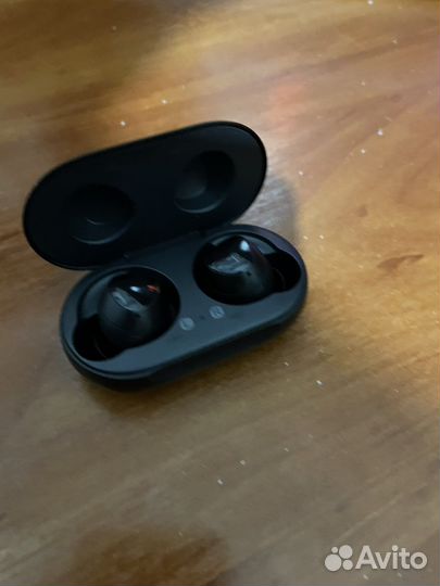 Беспроводные наушники samsung galaxy buds